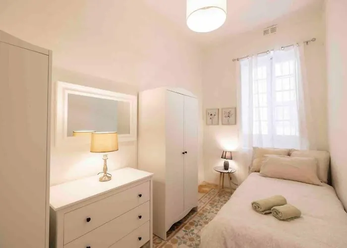 Harbour View Апартаменты Сенглея