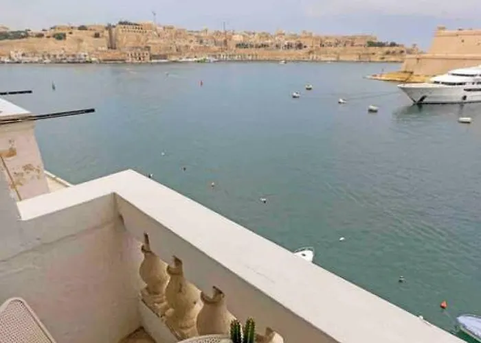 Апартаменты Harbour View Сенглея